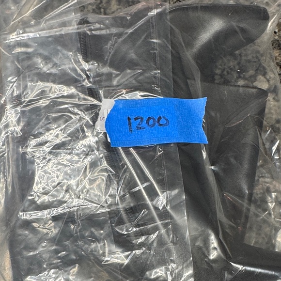 Steve Madden leather Black Heeled Boots NWOT 6W - Picture 17 of 17